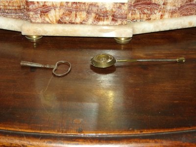Grande Pendule Et Cassolettes En Marbre, époque Début 20ème, Art Déco.
