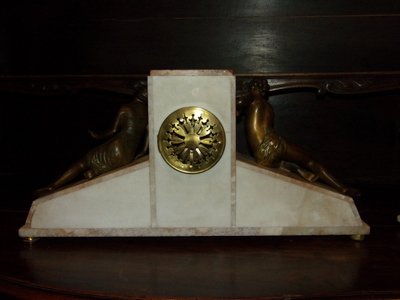 Grande Pendule Et Cassolettes En Marbre, époque Début 20ème, Art Déco.