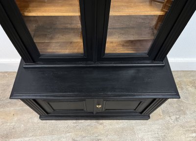 Credenza curiosa in noce dipinta di nero 2m40