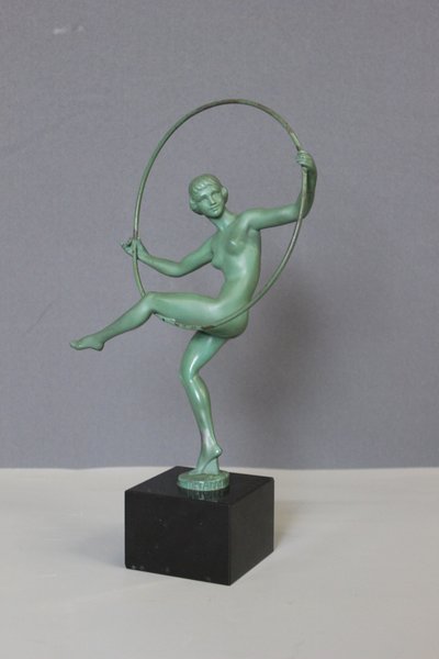 Danseuse au cerceau , fonte d'Art , par Briand vers 1930