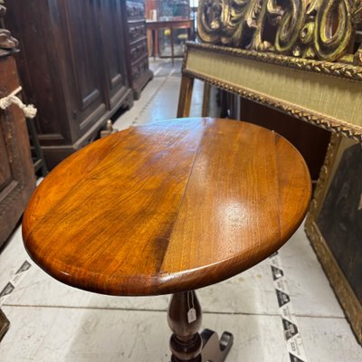 Antique small and delightful Louis Philippe 19th century oval solid walnut end table