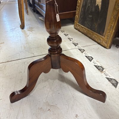 Antique small and delightful Louis Philippe 19th century oval solid walnut end table