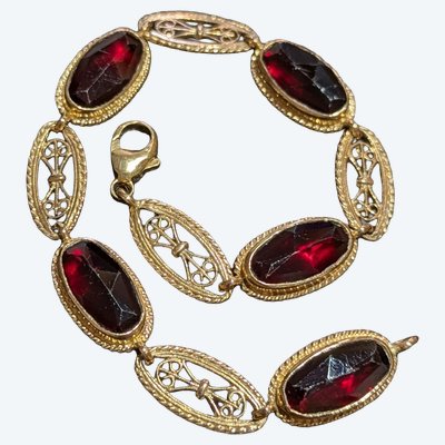 18k Gold Filigree & Catalan Garnet Bracelet 13 grams