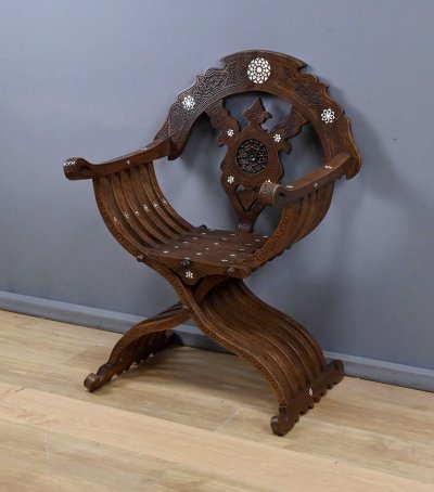 Syrian walnut armchair - Late 19th century