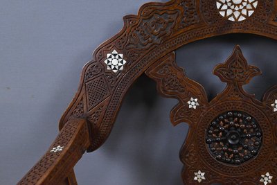 Syrian walnut armchair - Late 19th century