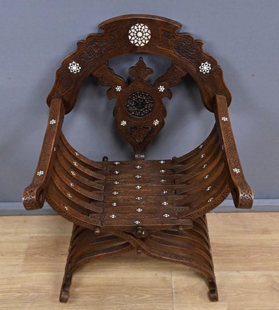 Syrian walnut armchair - Late 19th century