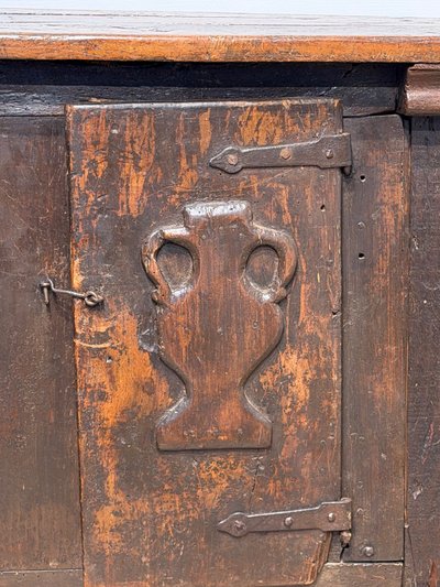 Armoire espagnole ancienne