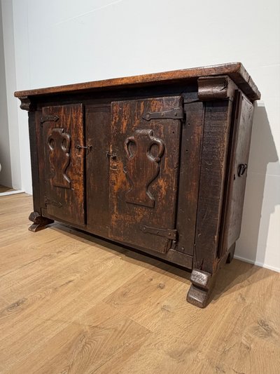 Armoire espagnole ancienne