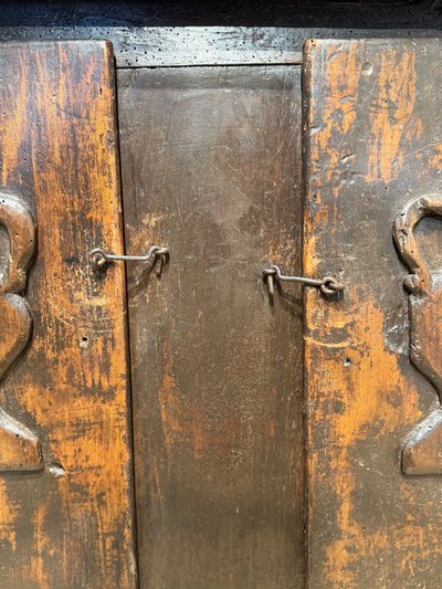 Armoire espagnole ancienne
