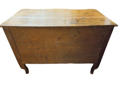 Cassettone curvo Luigi XV del XVIII secolo in noce