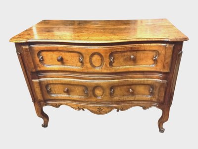 Cassettone curvo Luigi XV del XVIII secolo in noce