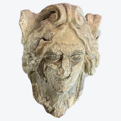 Wunderschönes architektonisches Relikt, Fenstermaskerade aus dem 19. Jahrhundert
