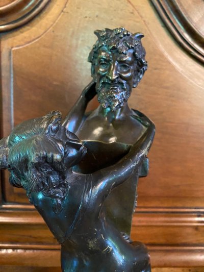 Offerta a Priapo, da Clodion, bronzo del XIX secolo