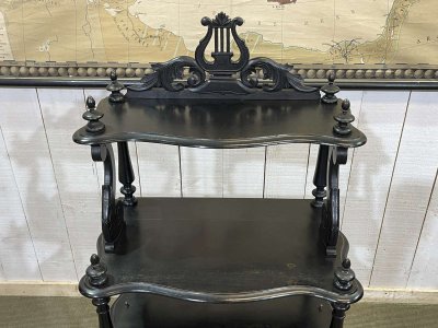 Notenschrank Napoleon III Ende des 19. Jahrhunderts aus geschwärztem Holz