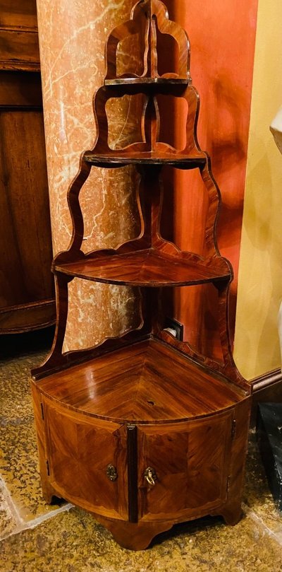 Openwork marquetry corner wall sconce from the 18th century