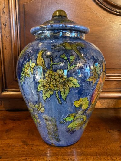Rare Vase Pagode En Potichomanie à Fond Bleu Nuit XIX Eme Siècle