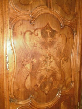 Bedeutender Schloss-Schrank 18.