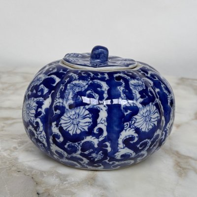 Vaso con coperchio blu e bianco, Cina, XX secolo