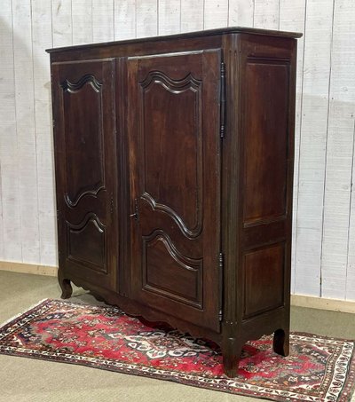 Low Louis XV style cupboard in 19th century walnut