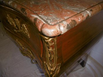 Galbed chest of drawers Louis XV period