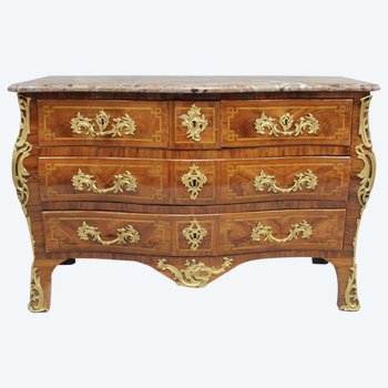 Galbed chest of drawers Louis XV period