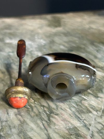 Late 19th or early 20th century Chinese agate snuff bottle - snuff bottle - China
