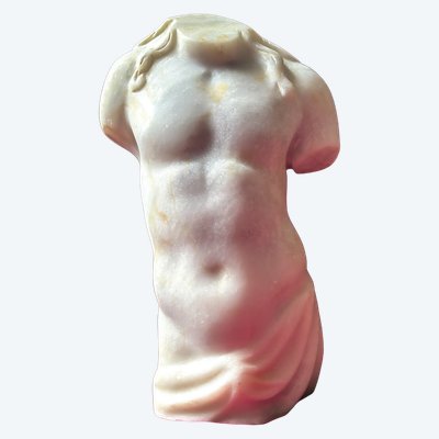 Antique-style bust of a man in white marble. 