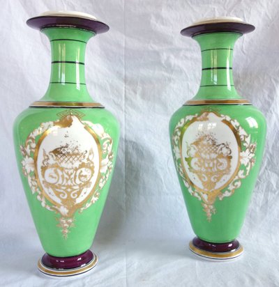 Paire d’importants vases d’ornement en porcelaine de Paris d’époque Napoleon III