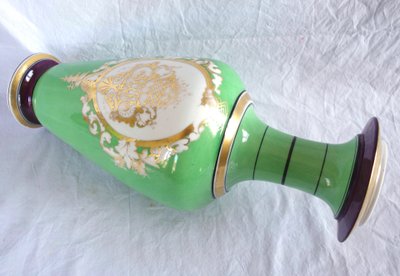 Paire d’importants vases d’ornement en porcelaine de Paris d’époque Napoleon III