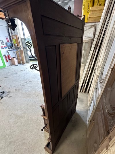 Garderobe im gotischen Stil aus Eiche Epoche 1900