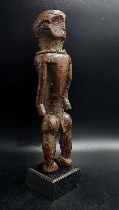 Statue of the Ngbaka people, D.R.C 01