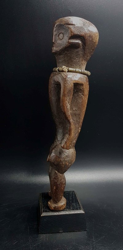 Statue of the Ngbaka people, D.R.C 01