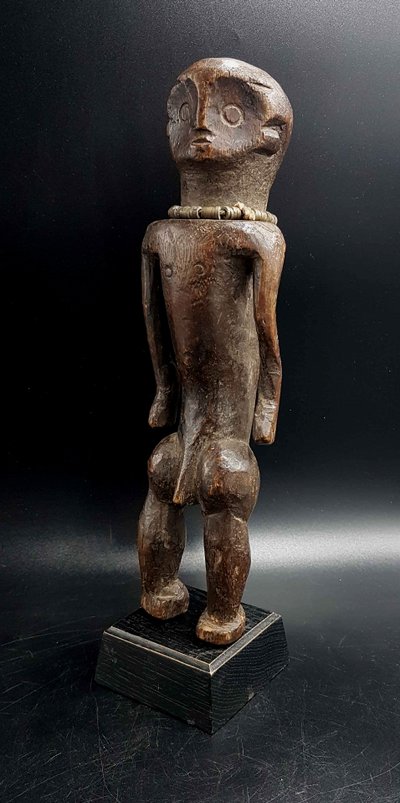 Statue of the Ngbaka people, D.R.C 01