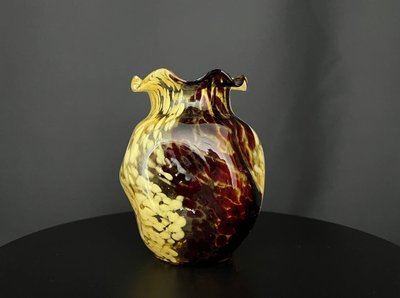Vase in amber-brown cream blown glass