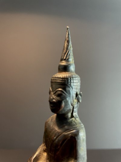 Laos, Sakyamuni Buddha statue, finely carved with a pointed "usnisa".