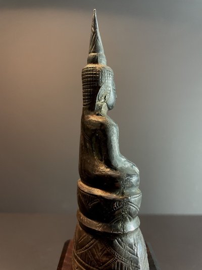 Laos, Sakyamuni Buddha statue, finely carved with a pointed "usnisa".