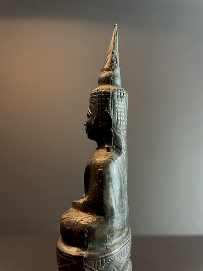 Laos, Sakyamuni Buddha statue, finely carved with a pointed "usnisa".