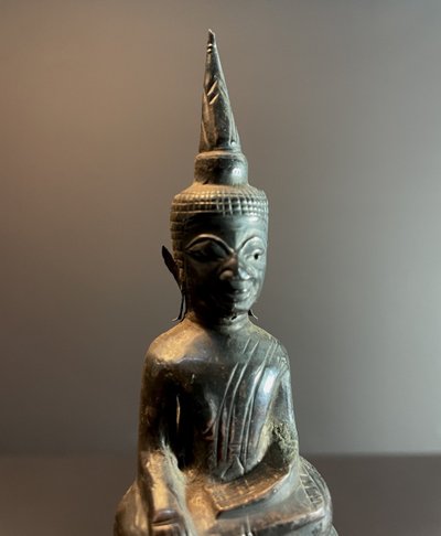 Laos, Sakyamuni Buddha statue, finely carved with a pointed "usnisa".