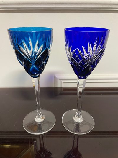 6 VERRES ROEMERS EN CRISTAL DE COULEUR SAINT LOUIS MODÈLE CHANTILLY H: 21,5