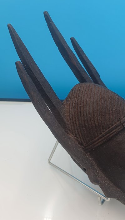 Juvenile Ntomo (or Ndomo) mask with four horns ... | Antikeo