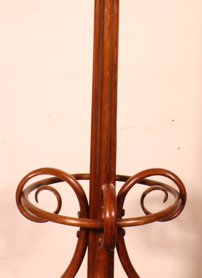 Garderobe Papagei, Jugendstil, genannt Thonet
