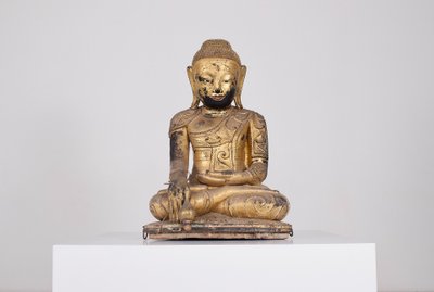 Buddha Shan in Bhumisparsha Mudra, Birmania