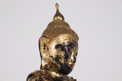 Buddha Shan in Bhumisparsha Mudra, Birmania