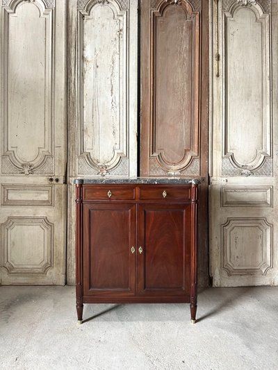 Piccola credenza in stile Luigi XVI