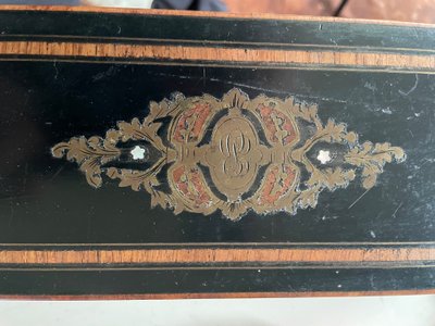 NIII Intarsien-Handschuhfach