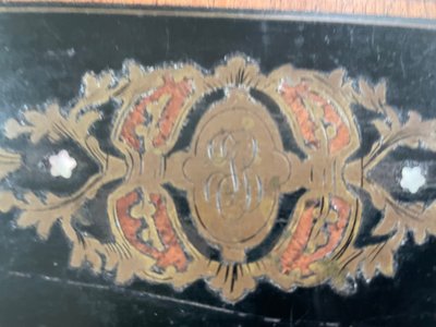 NIII Intarsien-Handschuhfach