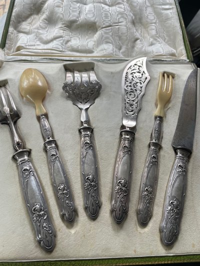Silver set