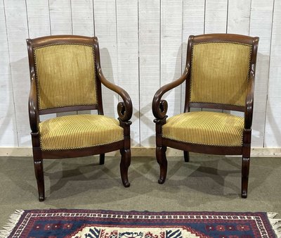 Paire de fauteuils à crosses 19ème en acajou