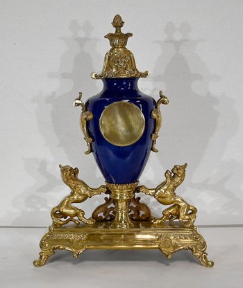 Important Gilded Bronze Mantel Set, Louis XVI style - 20th century