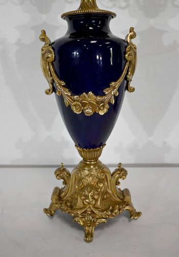 Important Gilded Bronze Mantel Set, Louis XVI style - 20th century